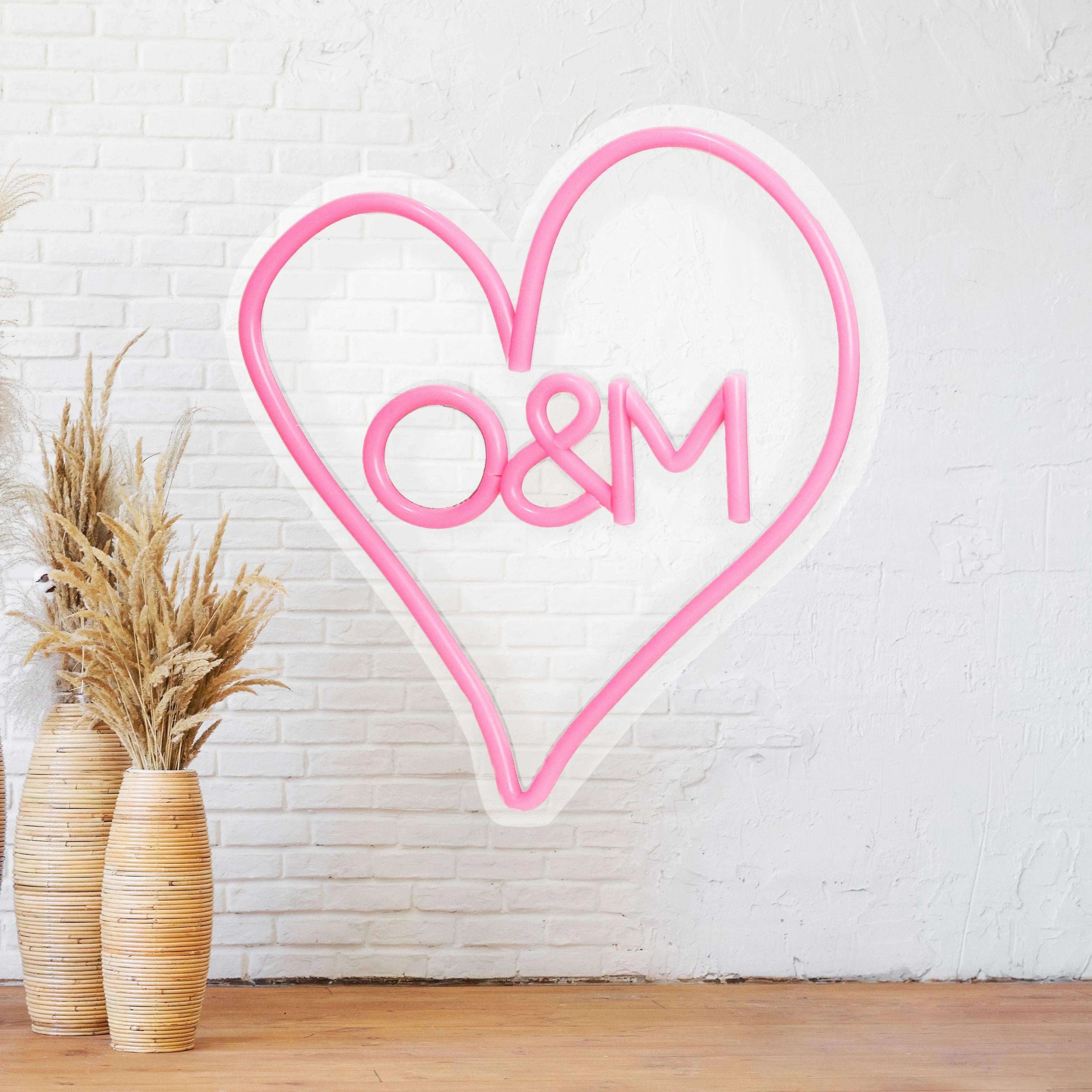 O&M Neon Sign (Large) – Simply Organic Beauty